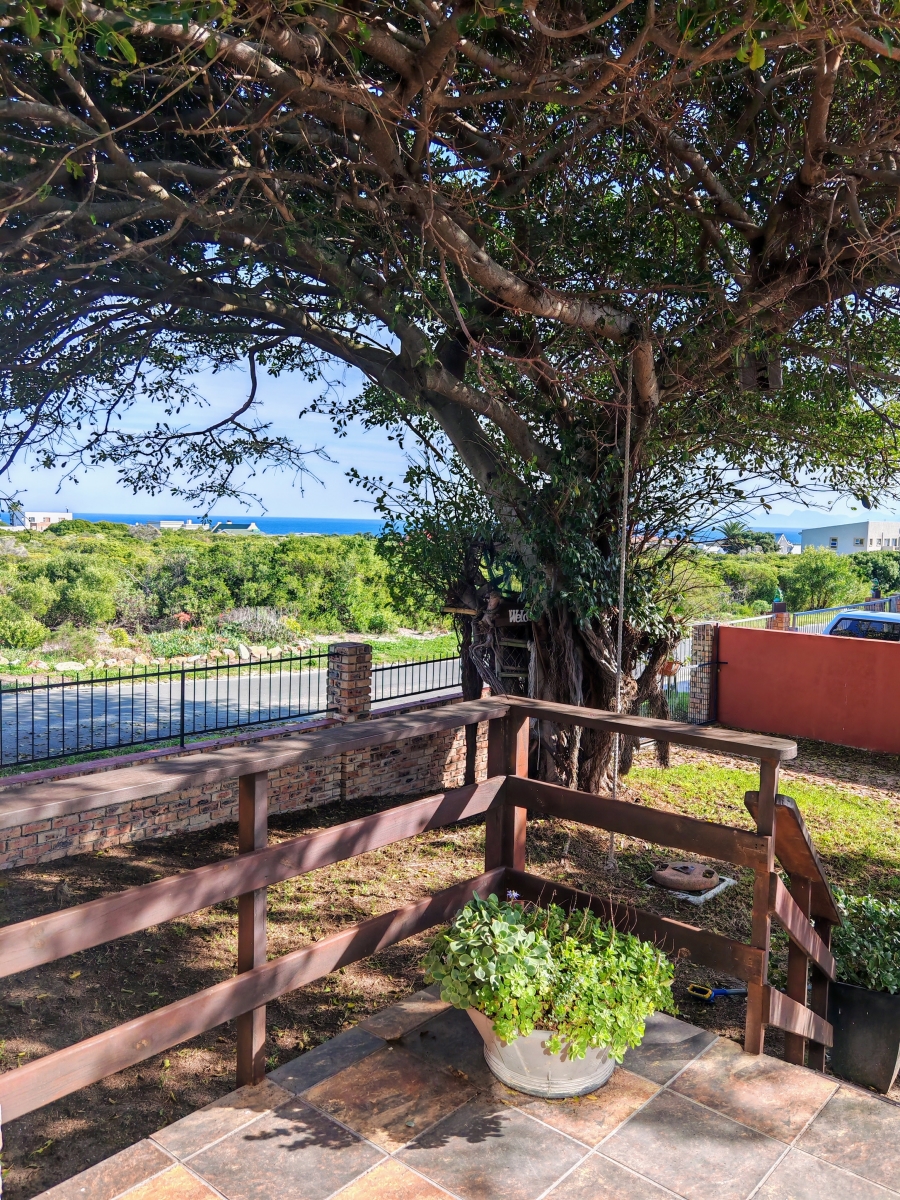 3 Bedroom Property for Sale in De Kelders Western Cape
